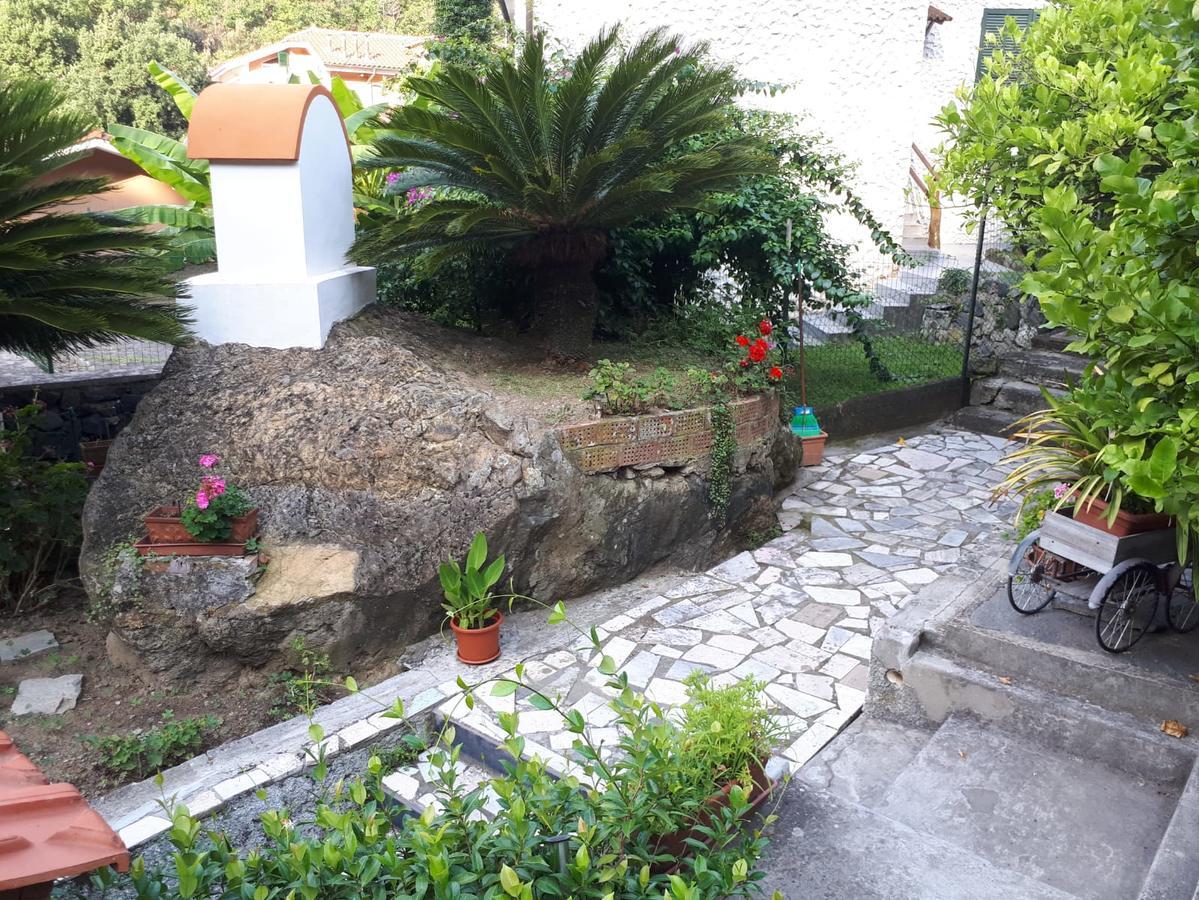 Bed and Breakfast Ai Tre Limoni Varraze Exterior foto